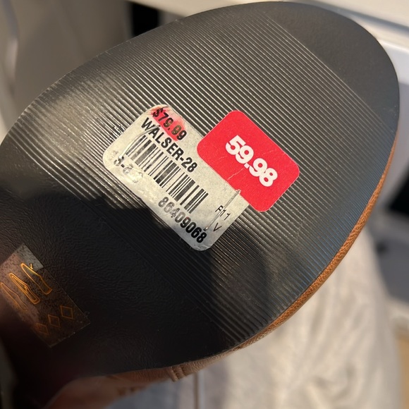 Beautiful Cognac Colour High Heeled Boot. - Picture 7 of 7